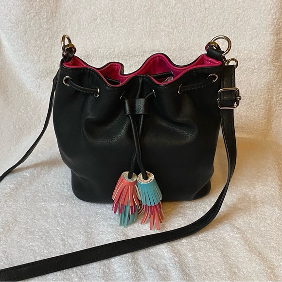 NEW! CANDIE’S “MADE TO SPARKLE” DRAWSTRING BUCKET BAG - Picture 5 of 13